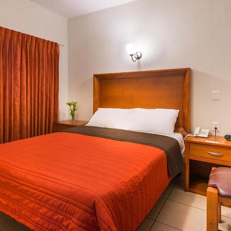 Hotel Пацкуаро Экстерьер фото